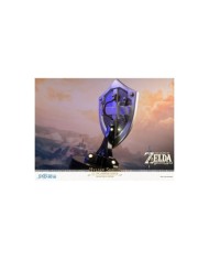 Estatua Escudo Hyliano Zelda 29 cm Con Peana LED Estatua Escudo Hyliano Zelda 29 cm Con Peana LED