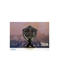 Estatua Escudo Hyliano Zelda 29 cm Con Peana LED Estatua Escudo Hyliano Zelda 29 cm Con Peana LED