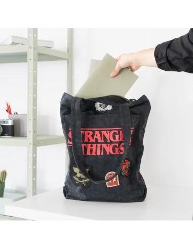 BOLSO DE TELA PREMIUM STRANGER THINGS MERCHANDISING34,95 €34,95 €  ... BOLSO DE TELA PREMIUM STRANGER THINGS MERCHANDISING34,95 €34,95 €  ...