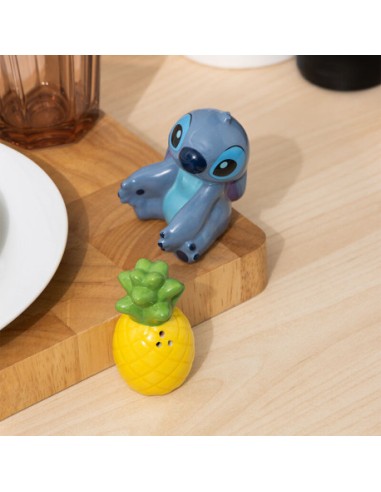 Set salero y pimentero Stitch y piña 7 cm  5056577732948
