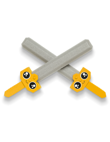 Vamos a pegarnos con espadas de mentira Juego de Cartas 0810083046464